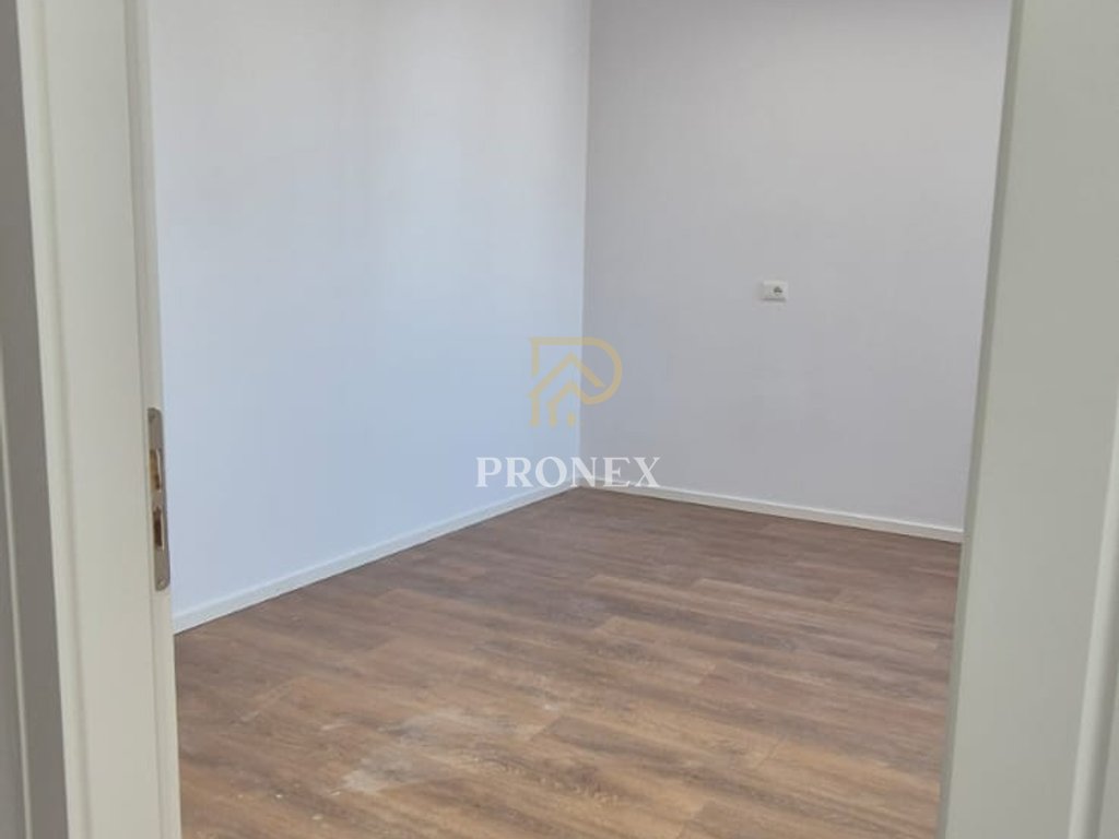 Shitet apartament 2+1 prane Rruges Irfan Tomini