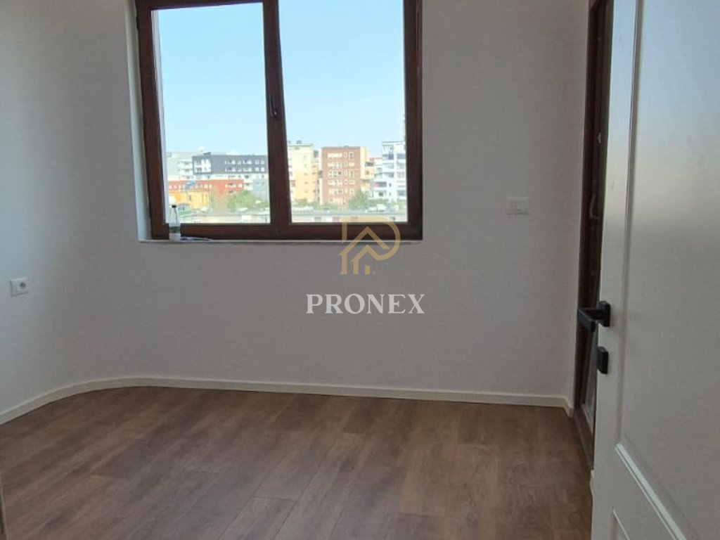 Shitet apartament 2+1 prane Rruges Irfan Tomini