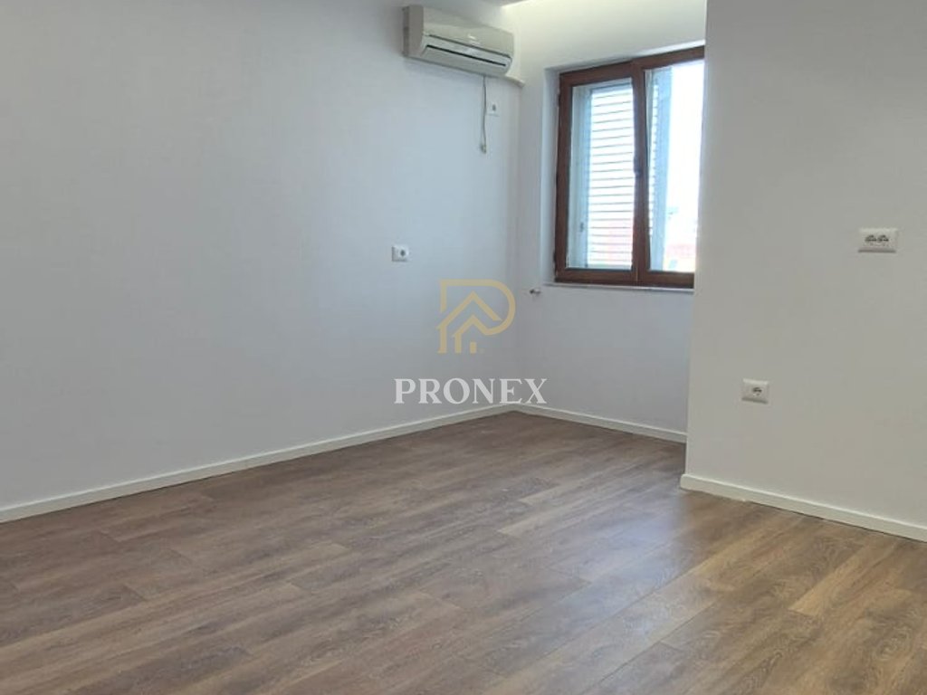 Shitet apartament 2+1 prane Rruges Irfan Tomini