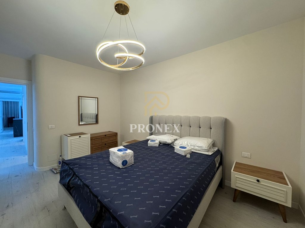 Apartament 3+1 me qira tek Komuna e Parisit