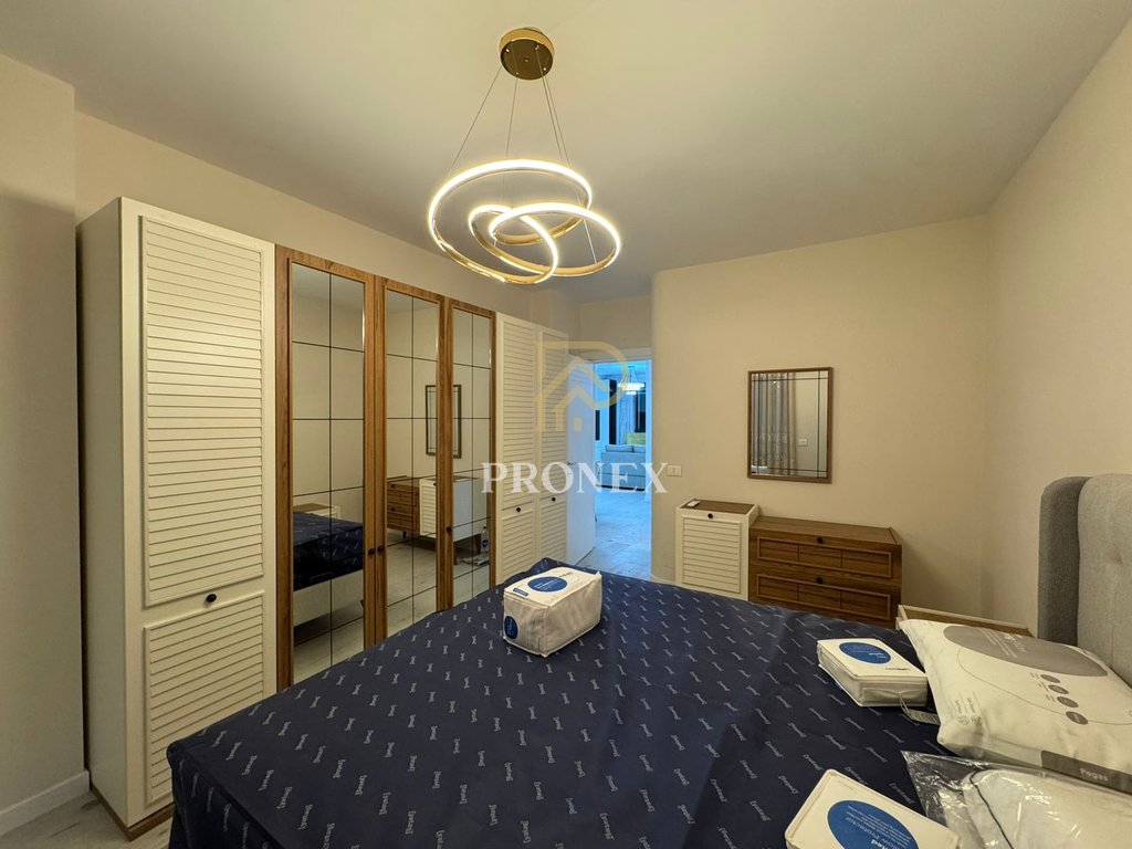 Apartament 3+1 me qira tek Komuna e Parisit