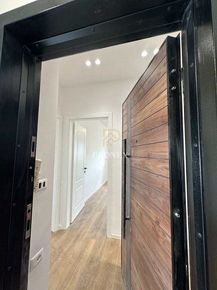 Apartment 1+1 for sale on Bardhyl Street
