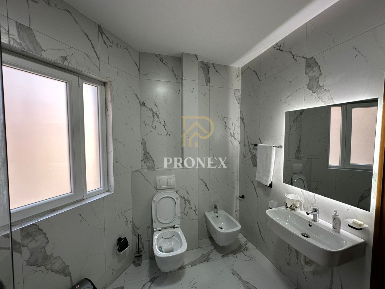 Apartament 2+1+2, me qira, Myslym Shyri, Tiranë - 1000 €