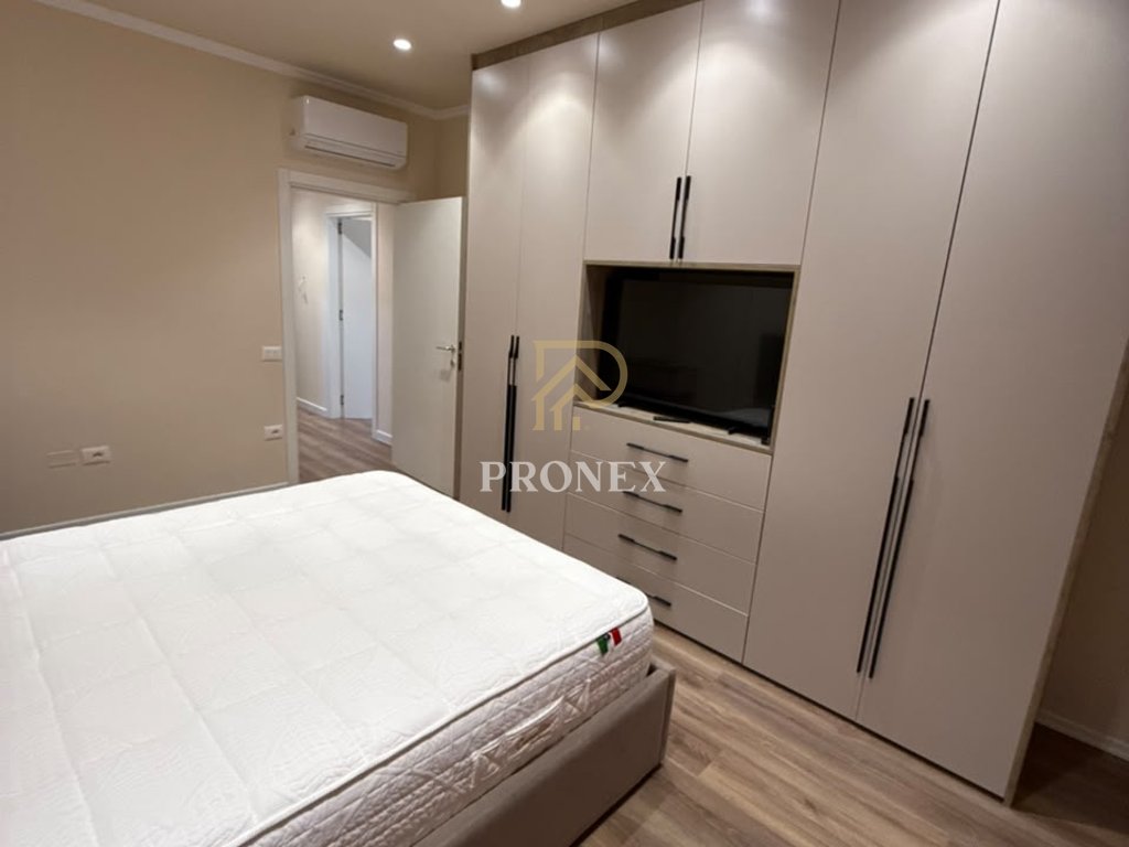 Apartament me qera 1+1+ parkim tek Liqeni i Thate