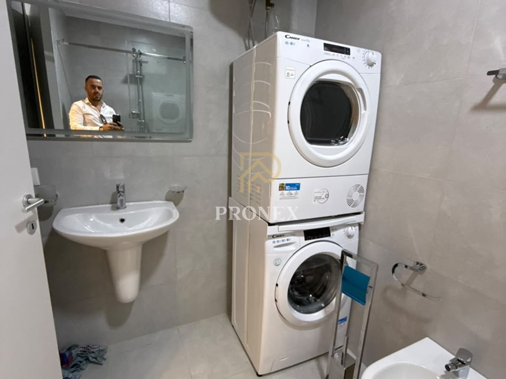 Apartament me qera 1+1+ parkim tek Liqeni i Thate