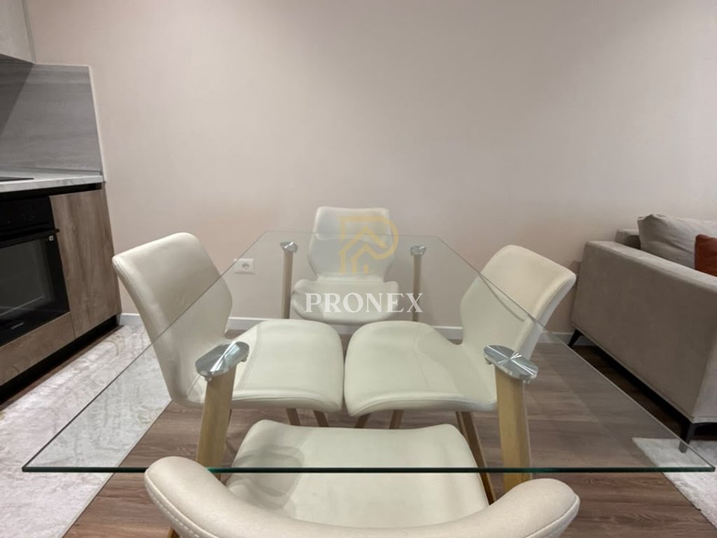 Apartament me qera 1+1+ parkim tek Liqeni i Thate