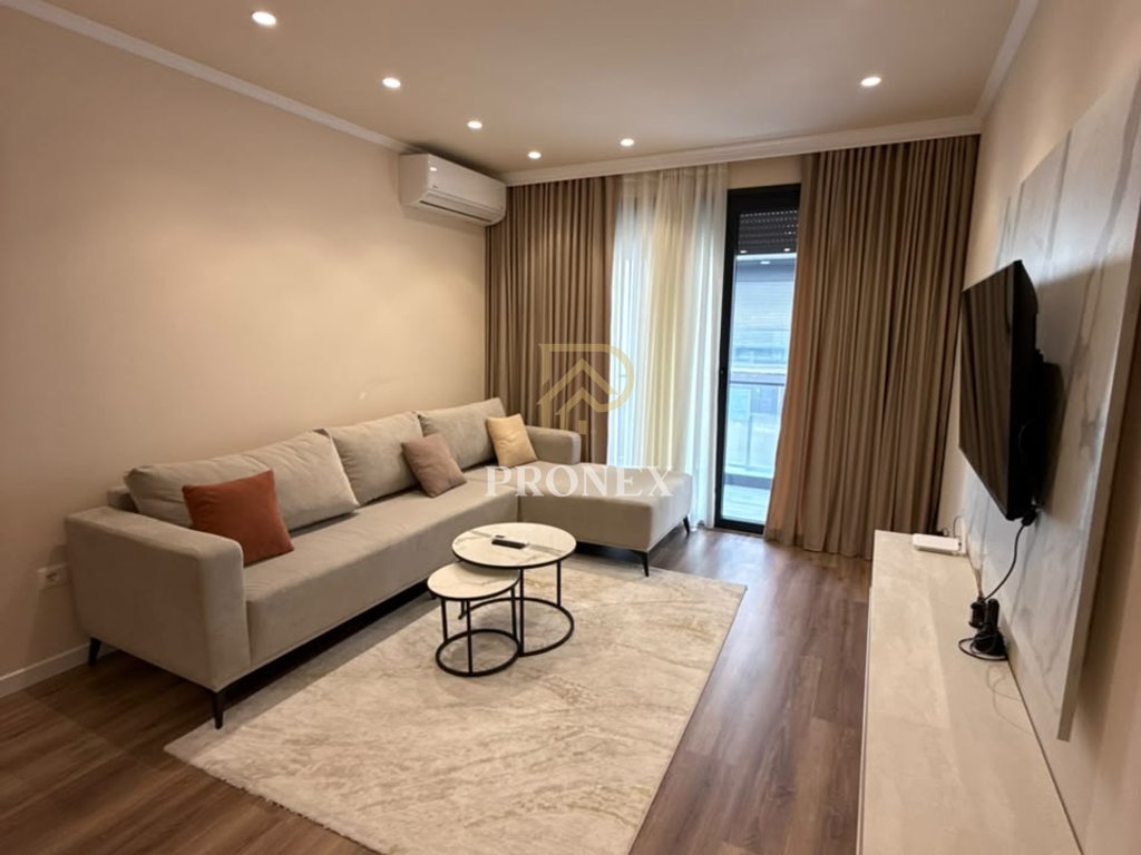 Apartament me qera 1+1+ parkim tek Liqeni i Thate
