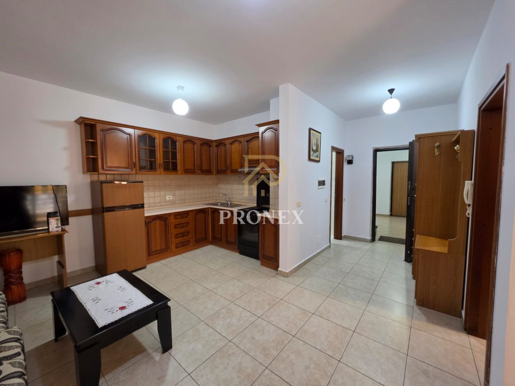 Apartament 1+1, me qira, Bulevardi Zogu i Parë,  45,000 lekë