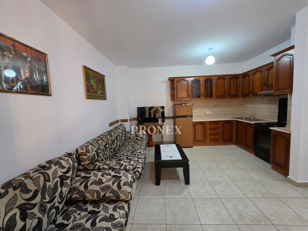 Apartament 1+1, me qira, Bulevardi Zogu i Parë,  45,000 lekë