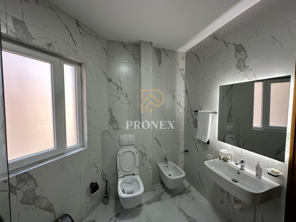 Apartament 2+1+2, me qira, Myslym Shyri, Tiranë - 1000 €