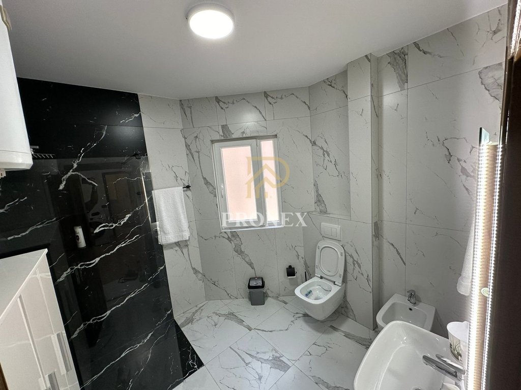 Apartament 2+1+2, me qira, Myslym Shyri, Tiranë - 1000 €