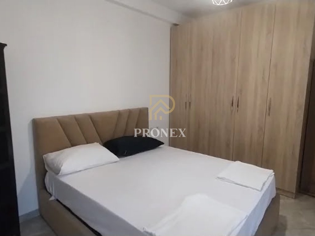 Apartament me qera 1+1+parkim tek Liqeni i Thate