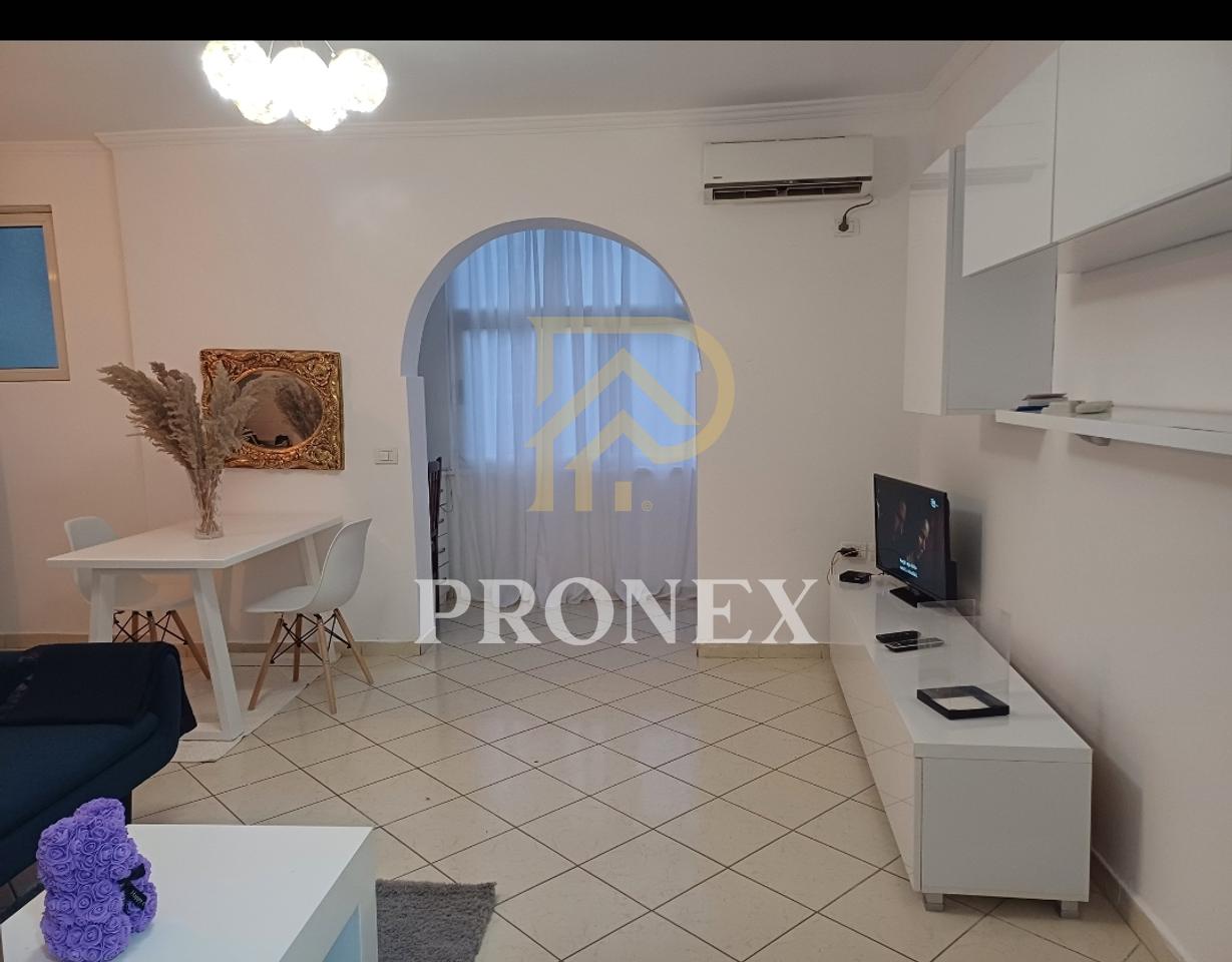 Apartament me qera 1+1 tek Shkolla e Baletit - 55,000 lekë