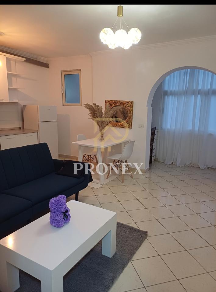 Apartament me qera 1+1 tek Shkolla e Baletit - 55,000 lekë