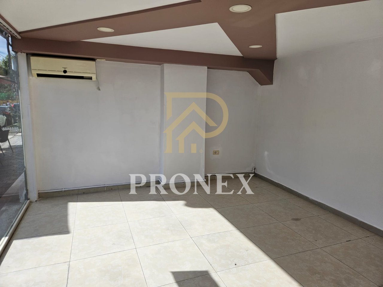 Dyqan, 3+1 për qira, në 21-Dhjetori, Tiranë- € 1000