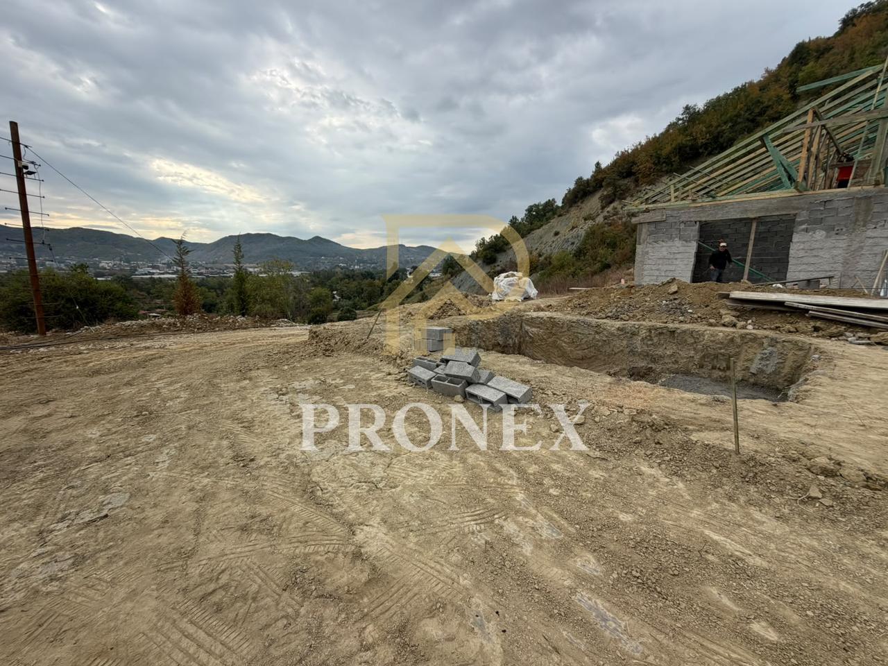 Vilë për shitje në Pezë - Helmes, Tiranë - € 290,000