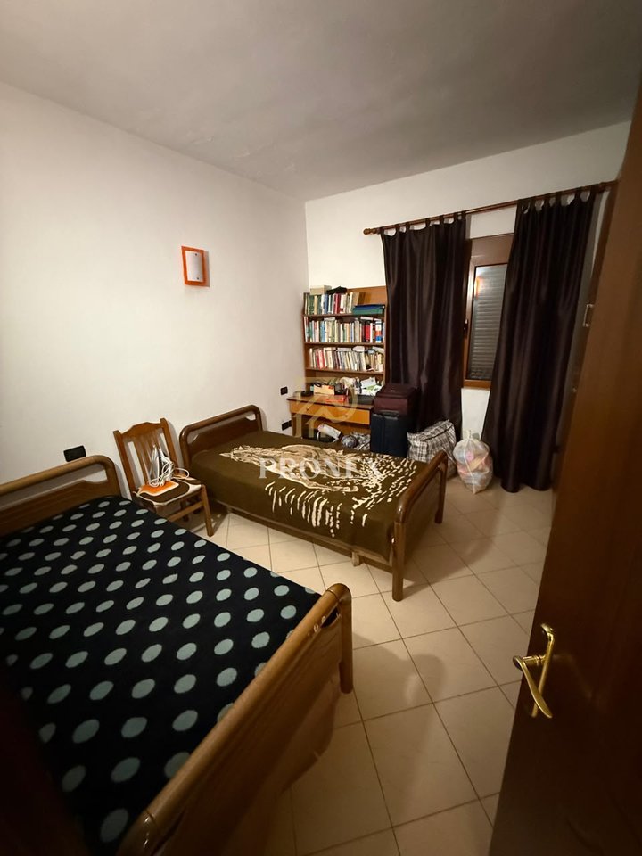 Vile 2+1+2, me qira në Sauk, Tirane - € 550 EUR