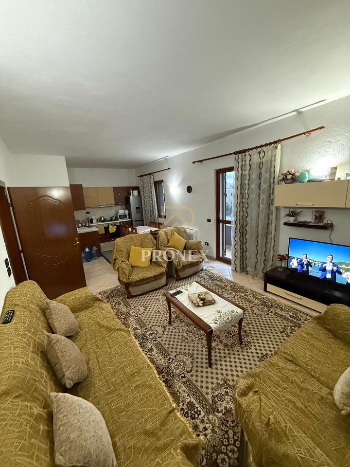 Vile 2+1+2, me qira në Sauk, Tirane - € 550 EUR