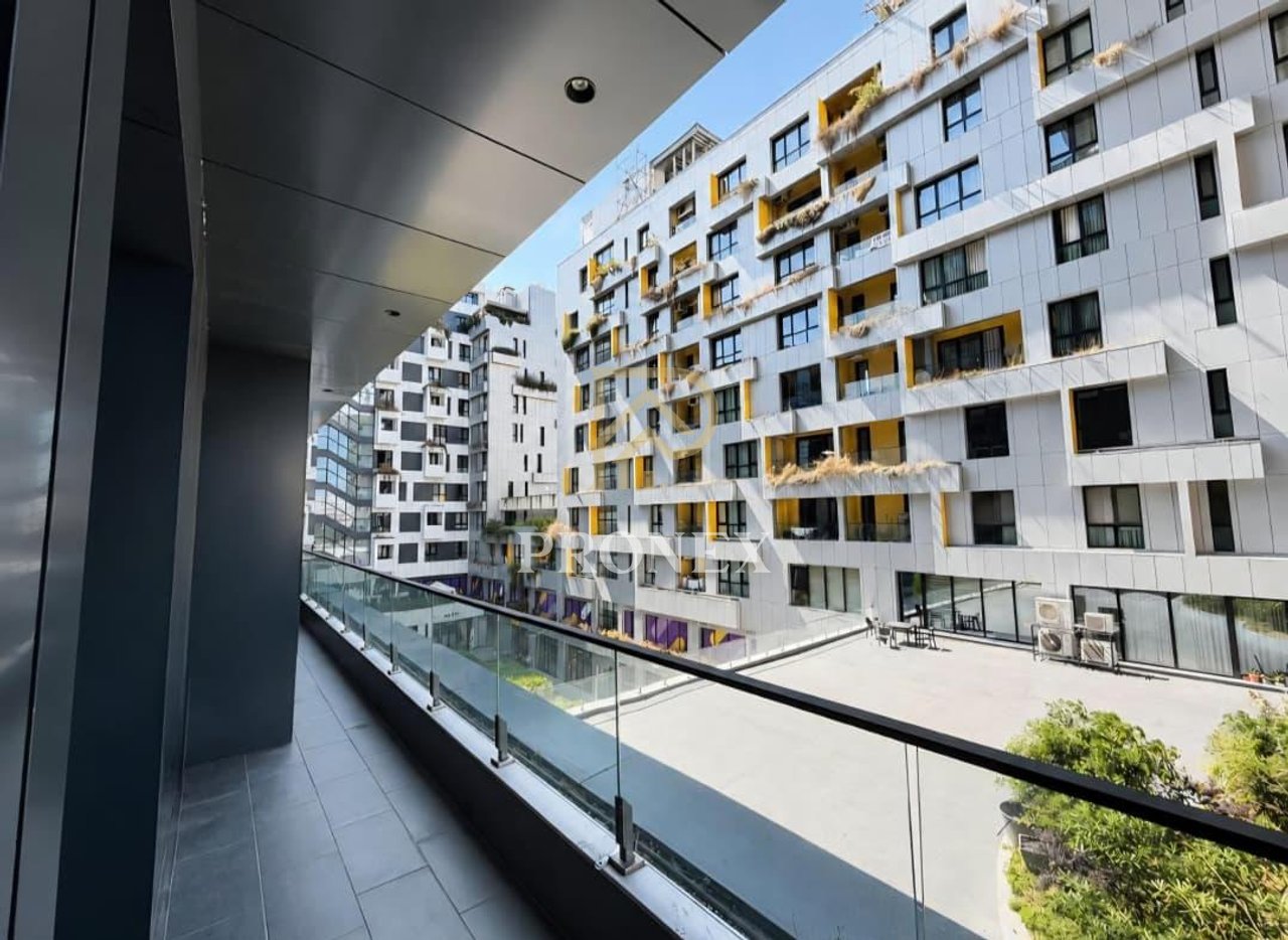 Appartamento in affitto 2+1+2 a 21 Dhjetori Square 21