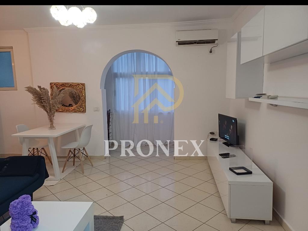 Apartament me qera 1+1 tek Shkolla e Baletit - 55,000 lekë