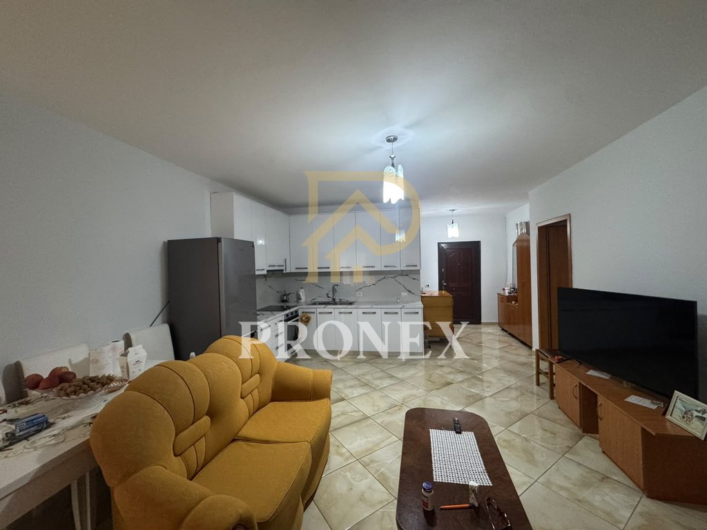 Apartament, 2+2, në shitje, Fresku,- 16.000.000 Leke