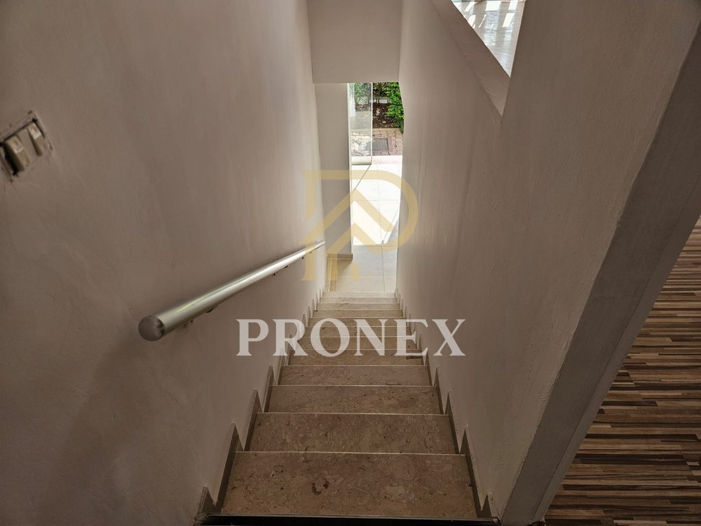 Dyqan, 3+1 për qira, në 21-Dhjetori, Tiranë- € 1000