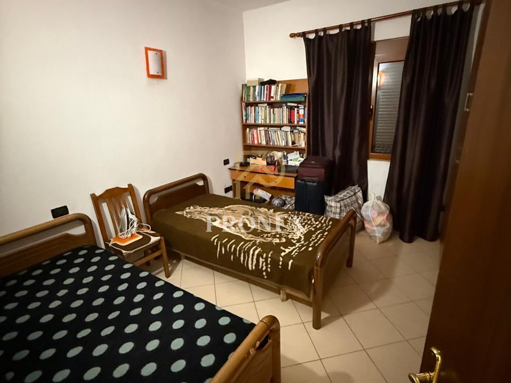 Vile 2+1+2, me qira në Sauk, Tirane - € 550 EUR