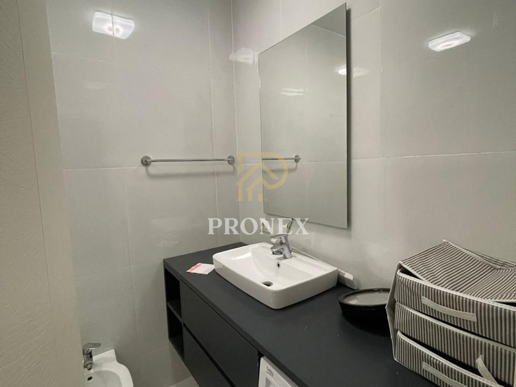 Zyrë 2+1 me qira, Rruga e Kavajës, 650 €