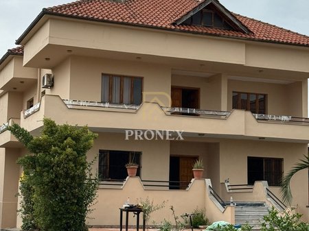 Vilë me qira në Allias, Tiranë - € 2300 ose 200,000 lekë