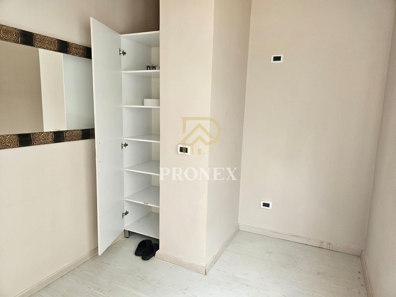 Ambient komercial per biznese 3+1, me qira, Myslym Shyri, - 85,000 lekë