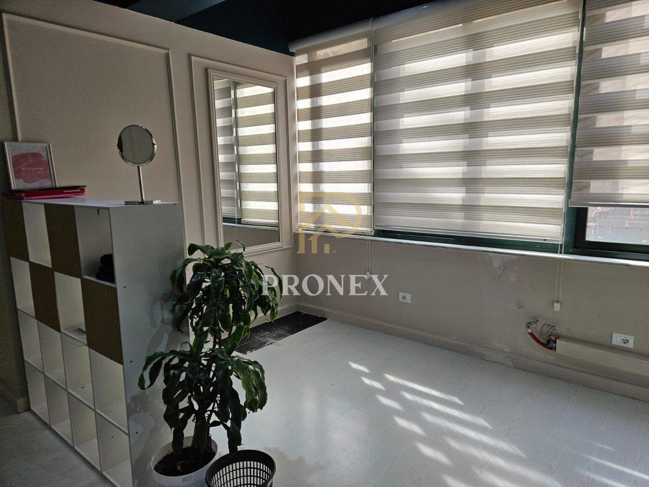 Ambient komercial per biznese 3+1, me qira, Myslym Shyri, - 85,000 lekë