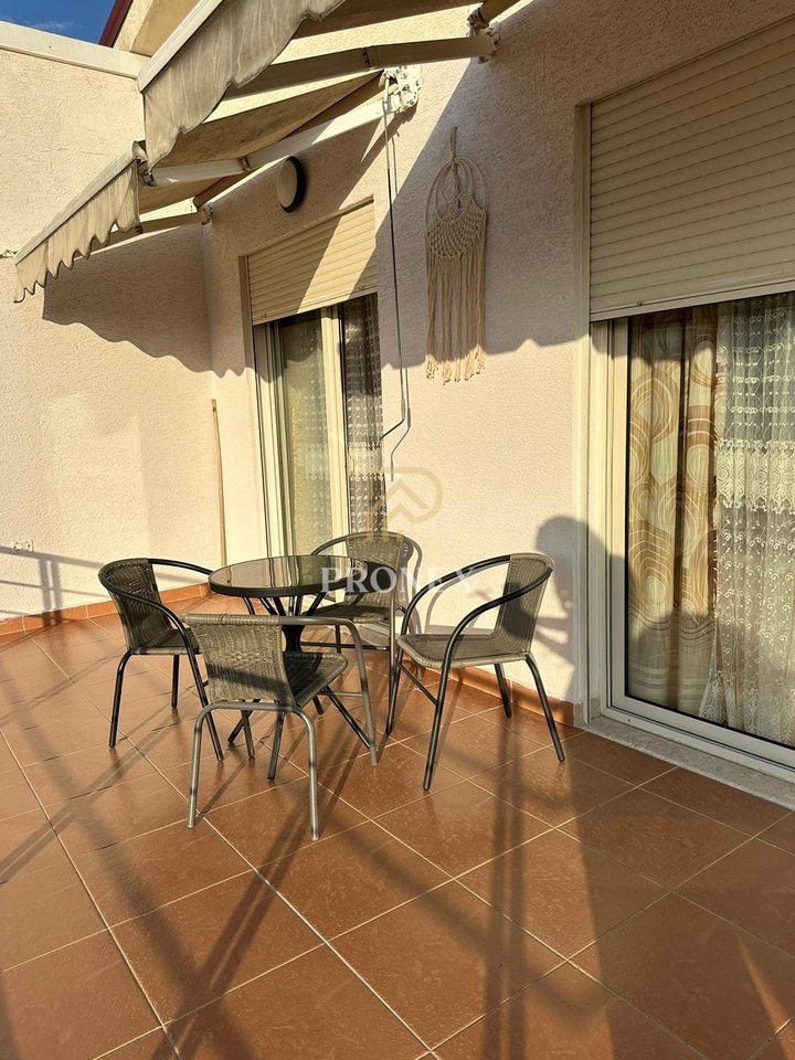 Duplex 2+1+2, me qira në Fresk, Tirana - 50,000 LEKË