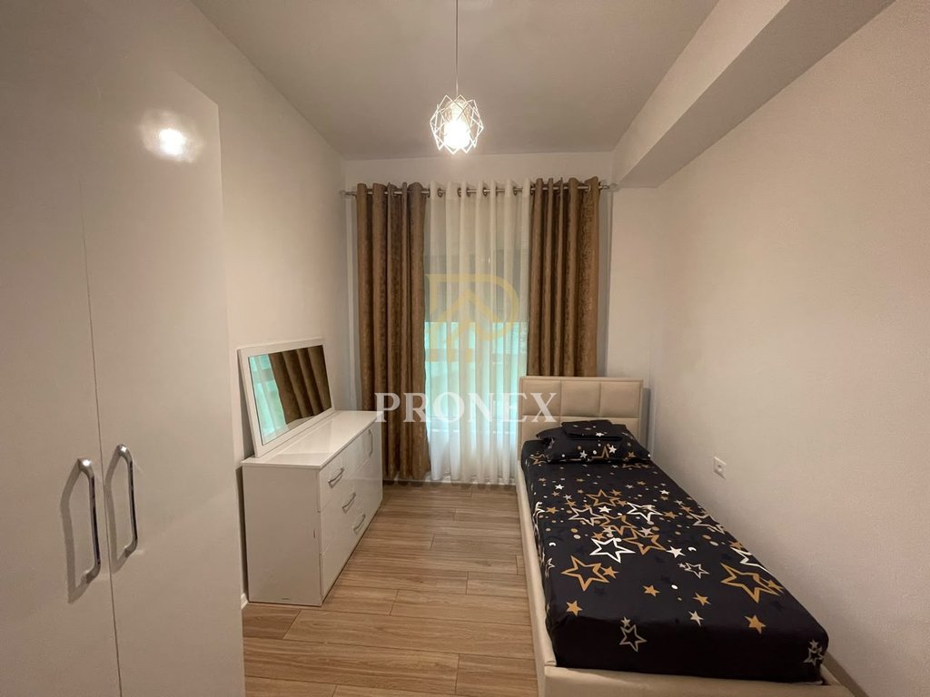 Apartament me qera 2+1 ne Ali Dem tek Kompleksi Mangalem