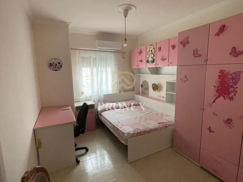 Apartament 2+1, me qera në Tregun Elektrik, - 65,000 lekë