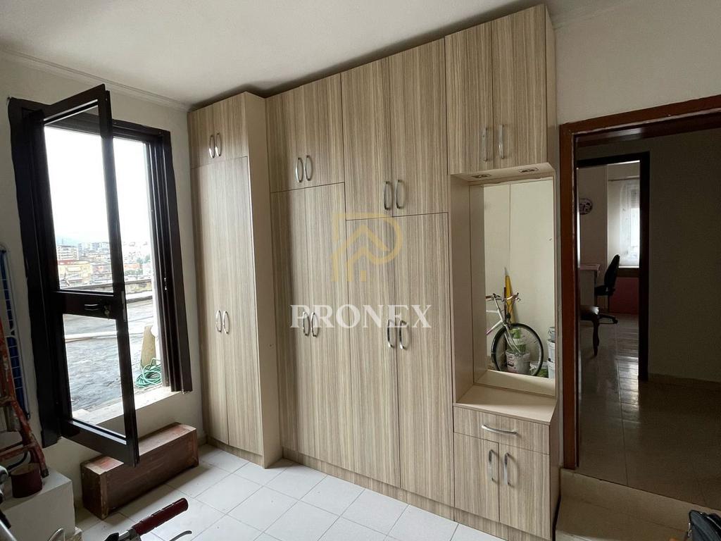 Apartament 2+1, me qera në Tregun Elektrik, - 65,000 lekë