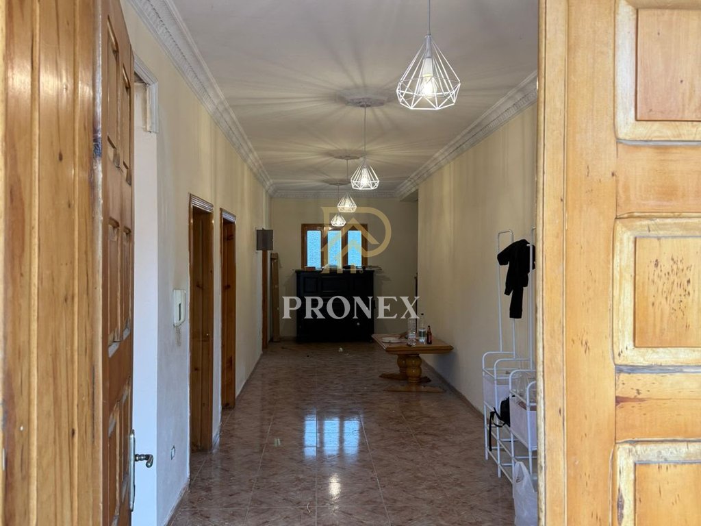 Vilë me qira në Allias, Tiranë - € 2300 ose 200,000 lekë