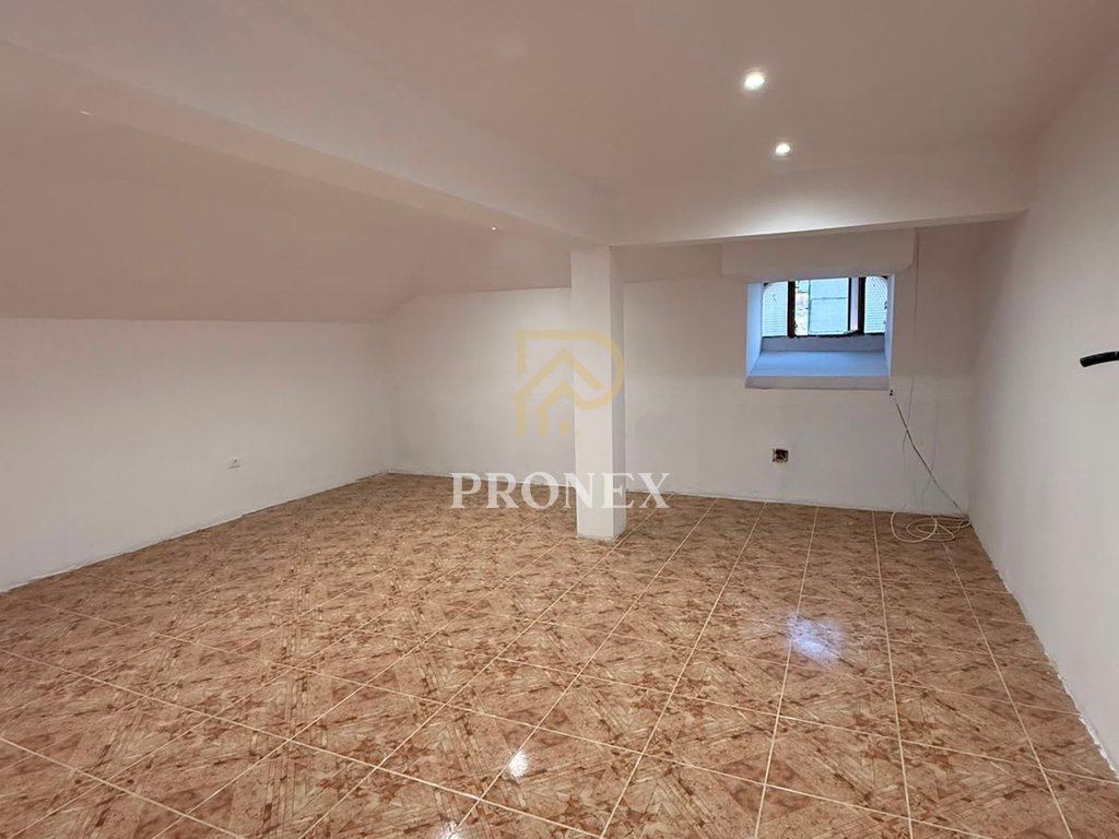 Vilë me qira në Allias, Tiranë - € 2300 ose 200,000 lekë