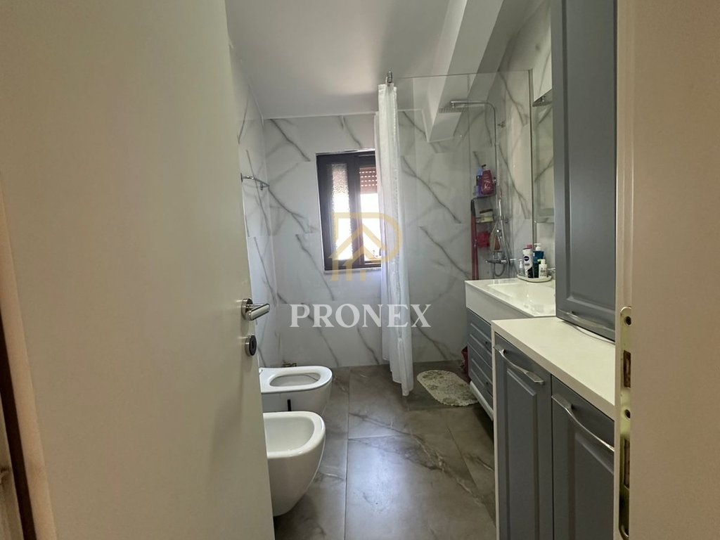 Duplex, 2+1, me qira në Kinostudio, Tiranë - 65,000 lekë