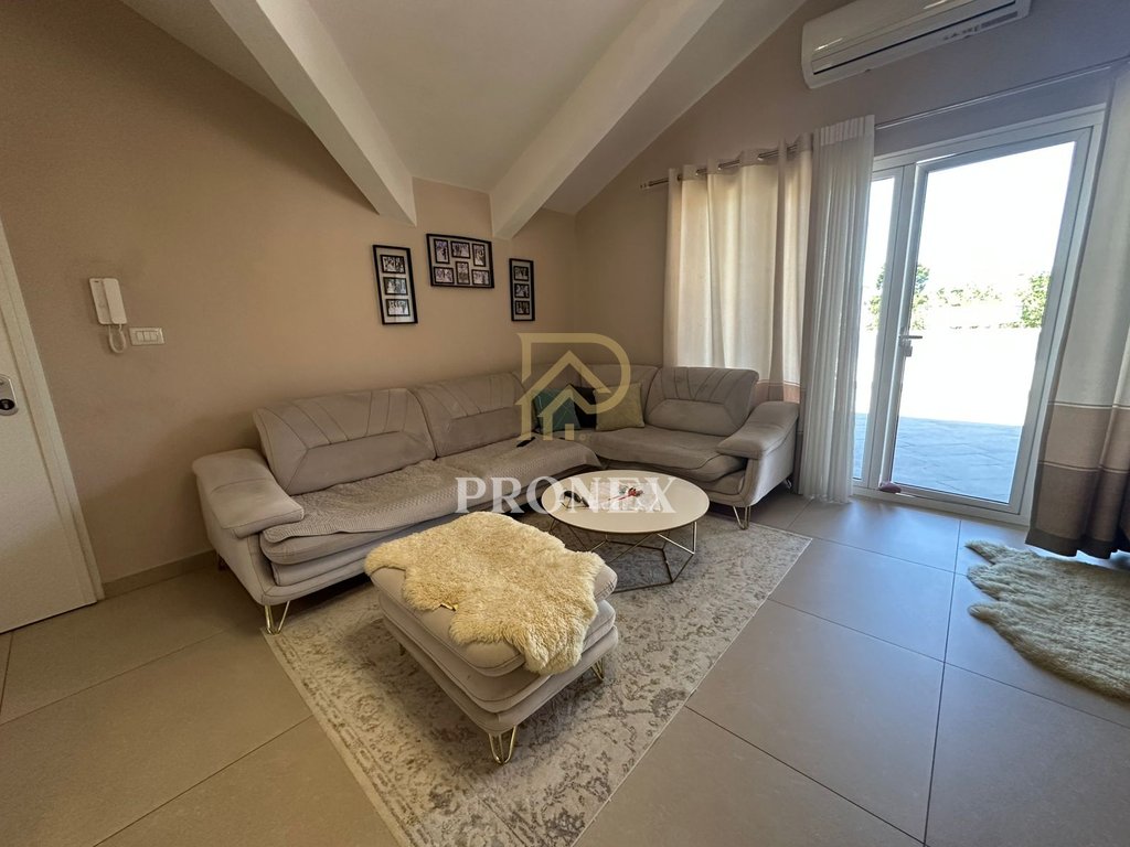 Duplex, 2+1, me qira në Kinostudio, Tiranë - 65,000 lekë