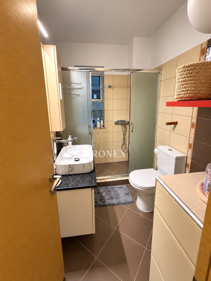 Jepet me qira apartament 1+1 ne Vasil Shanto, Rruga Jusuf Vrioni - 800 €