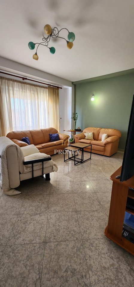 1+1 apartment for rent in New Bazaar, Hoxha Tahsim Street - 67,000 lekë
