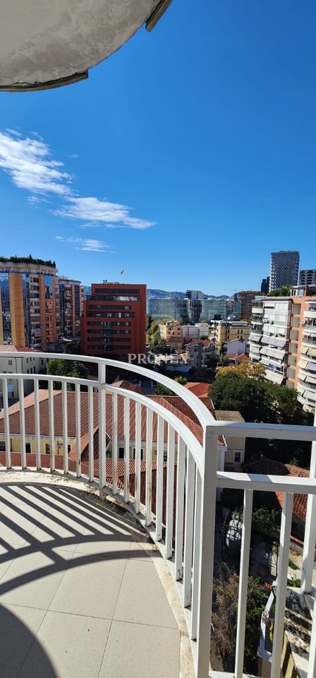 1+1 apartment for rent in New Bazaar, Hoxha Tahsim Street - 67,000 lekë