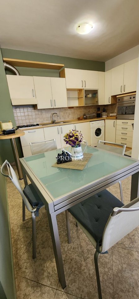 1+1 apartment for rent in New Bazaar, Hoxha Tahsim Street - 67,000 lekë