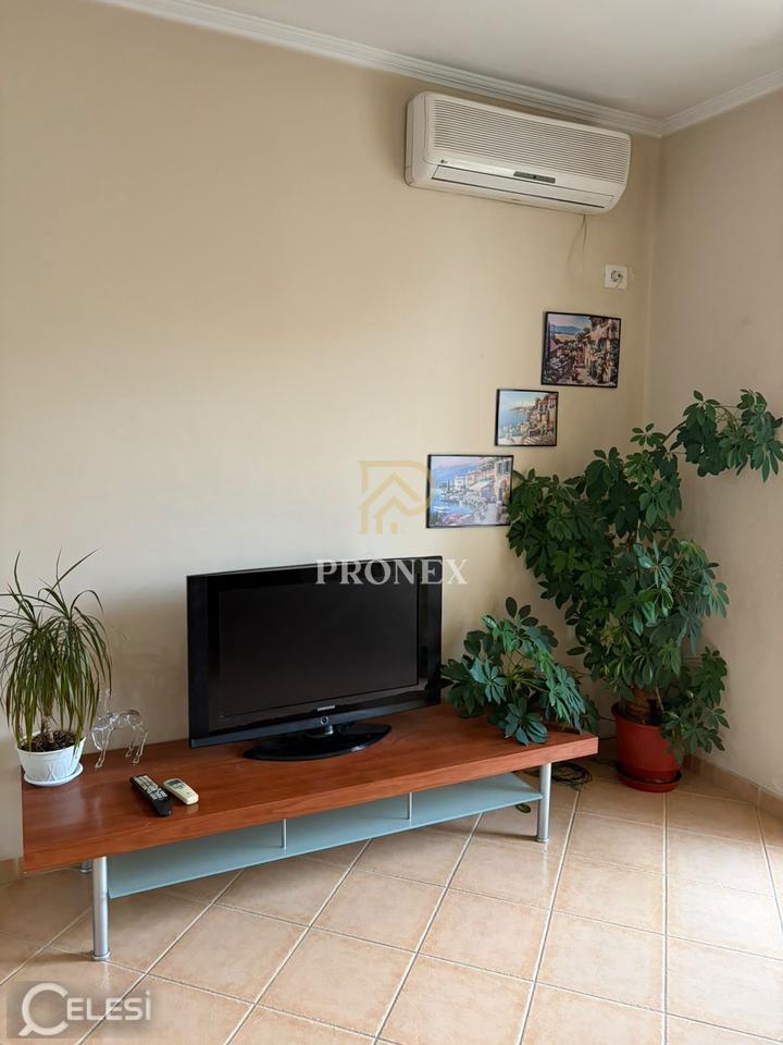 Jepet me qira apartament 1+1 ne Bulevardi Zogu i Pare, kati 4 - 45,000 LEKË