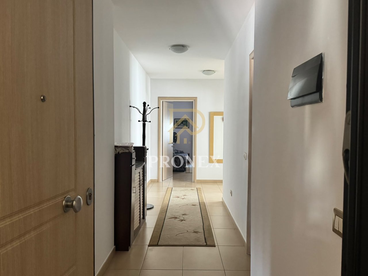 Appartamento 2+1 in affitto in via Kavaja, in via Bogdaneve, all'8° piano, 70.000 lekë