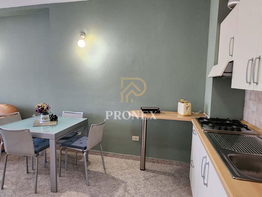 Jepet me qira apartament 1+1 ne Pazar të Ri, Rruga Hoxha Tahsim - 67,000 lekë