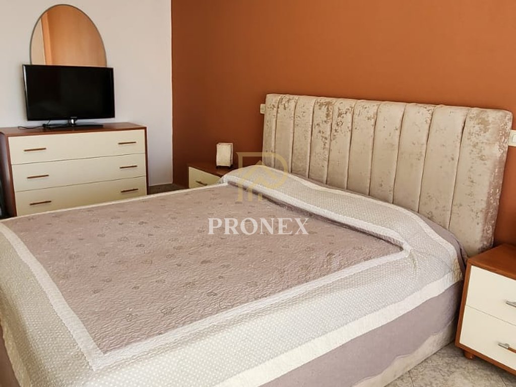 Jepet me qira apartament 1+1 ne Pazar të Ri, Rruga Hoxha Tahsim - 67,000 lekë