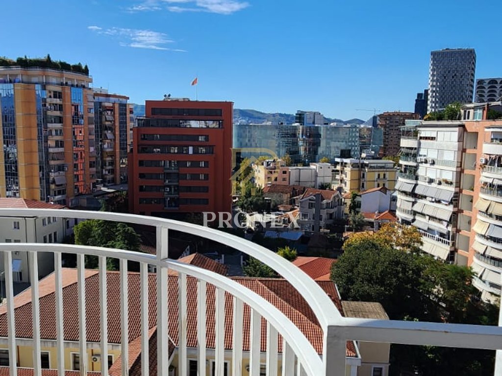 Jepet me qira apartament 1+1 ne Pazar të Ri, Rruga Hoxha Tahsim - 67,000 lekë