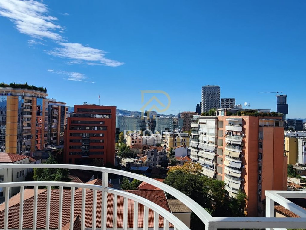 Jepet me qira apartament 1+1 ne Pazar të Ri, Rruga Hoxha Tahsim - 67,000 lekë