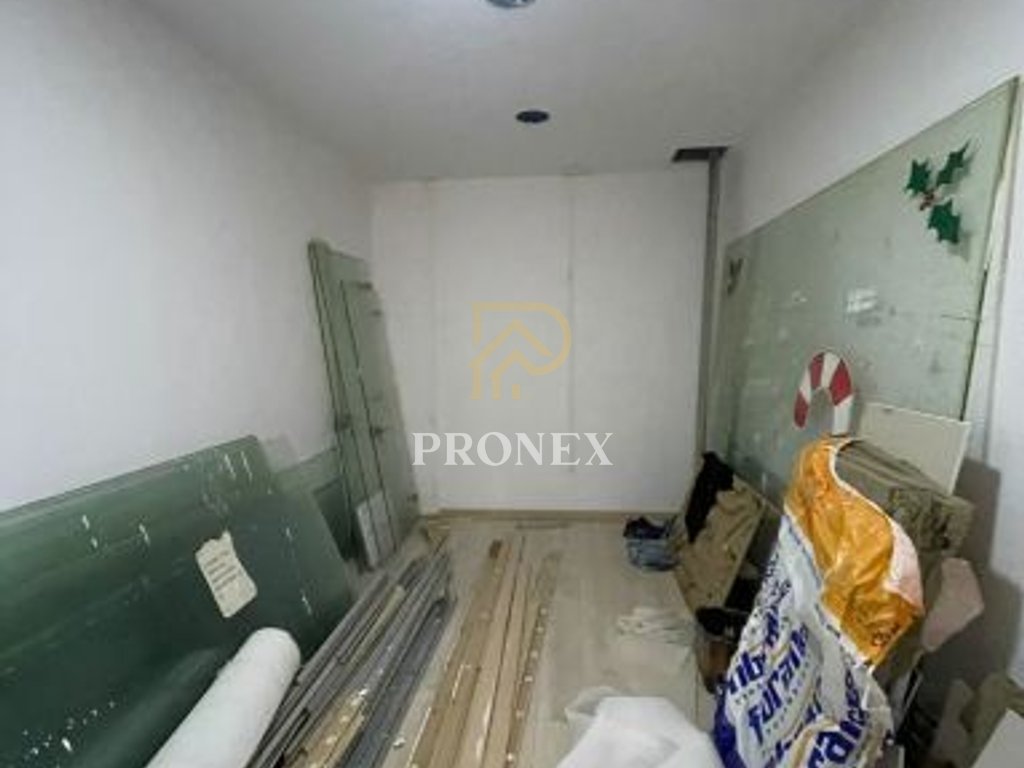 Jepet me qira zyre 2+1 ne Ish Blloku, Rruga Moskat - 4500 €